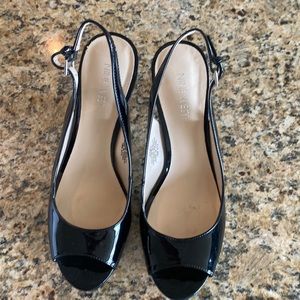 Like new black pumps